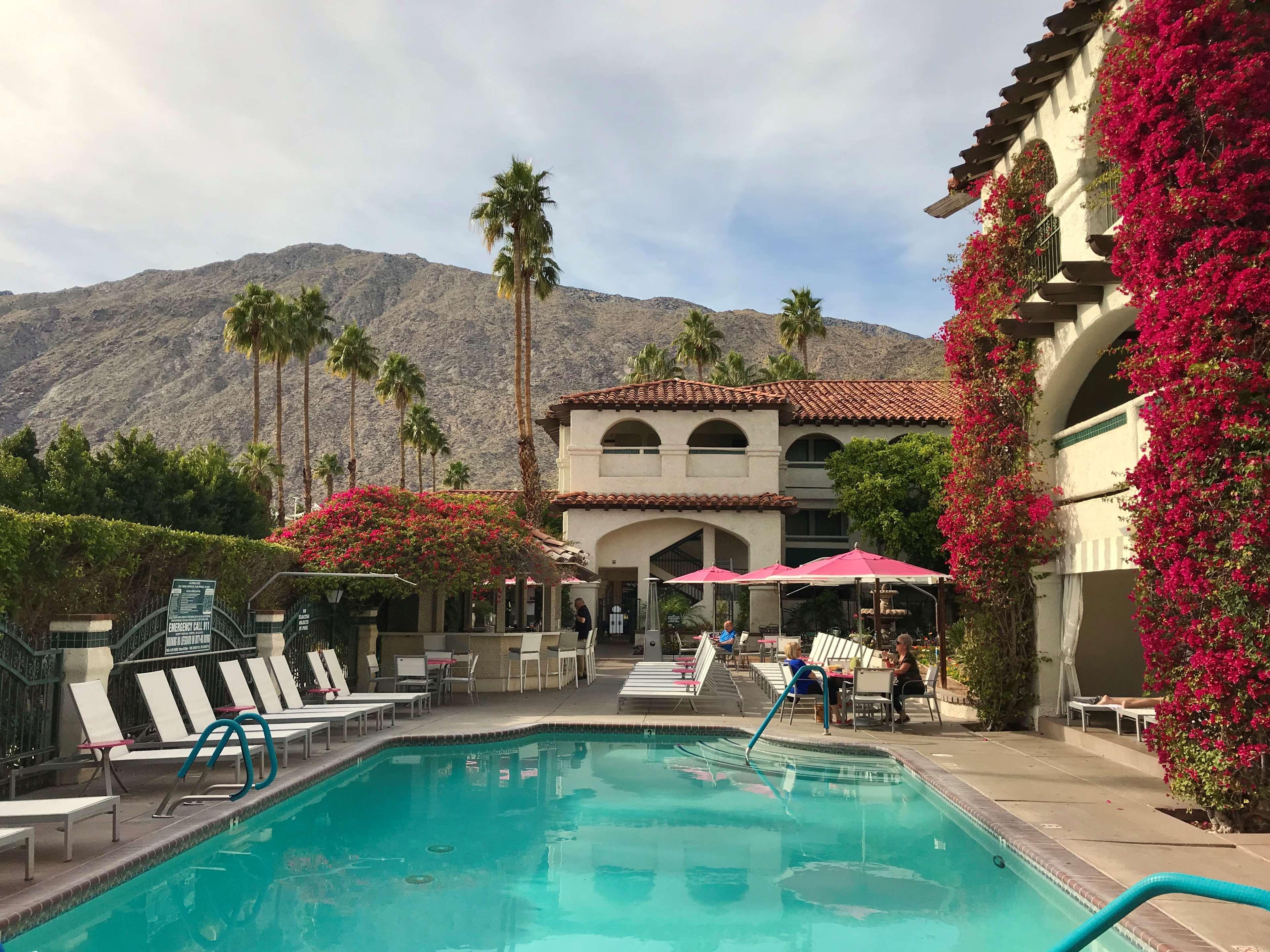 Best Western Plus Las Brisas Hotel Palm Springs Exterior photo