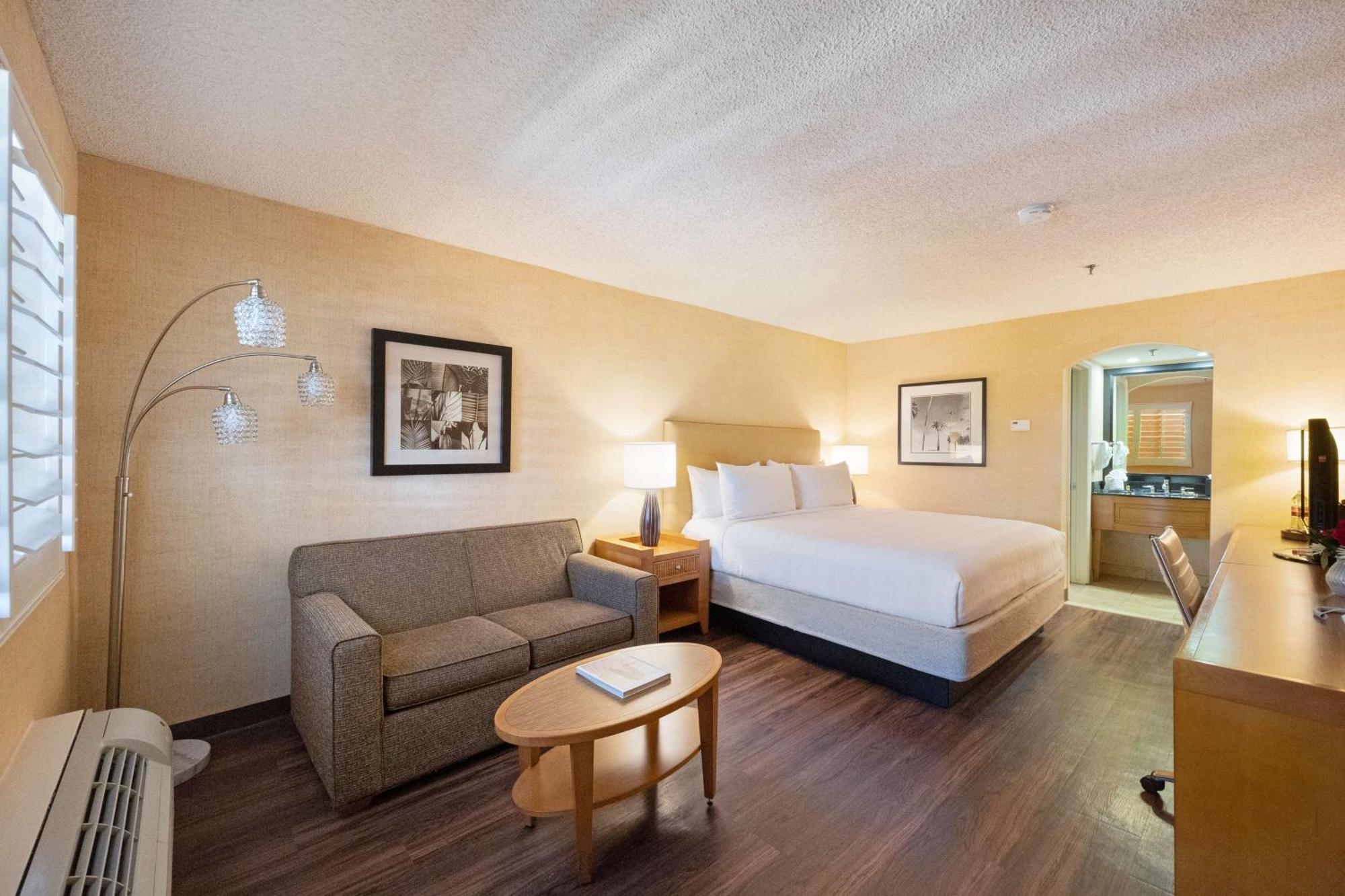 Best Western Plus Las Brisas Hotel Palm Springs Exterior photo