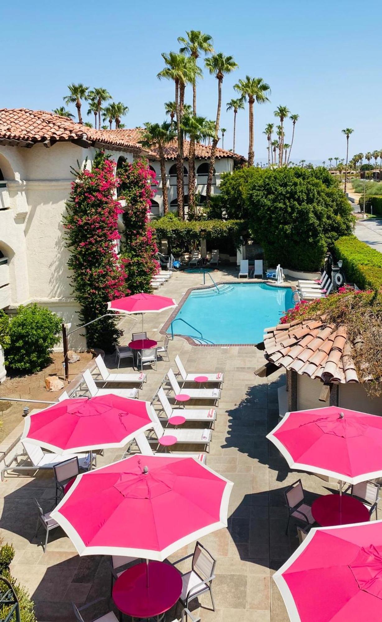 Best Western Plus Las Brisas Hotel Palm Springs Exterior photo